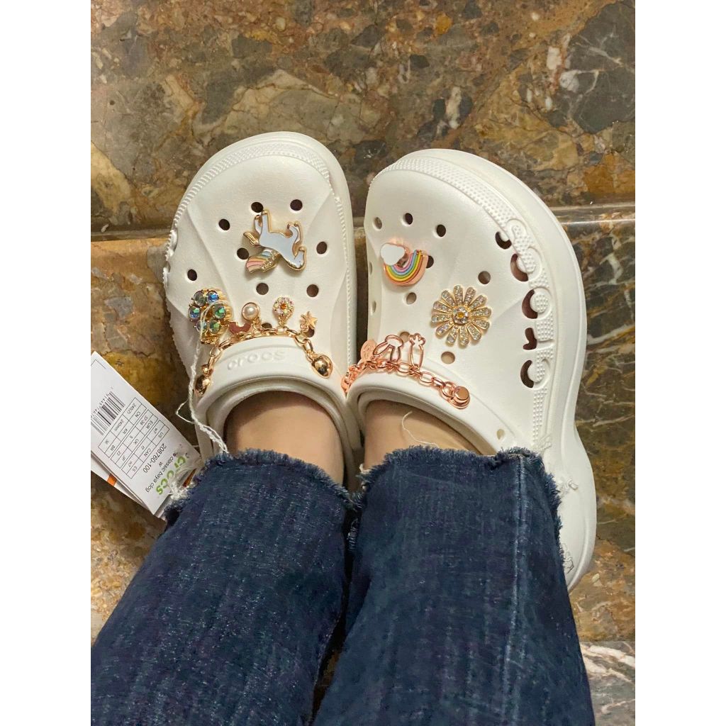 Sục Crocss Đế Cao 5cm Chữ -Tôn Dáng Và Chiều Cao -CROCS BAYA PLATFORM Tặng 10 Jibits