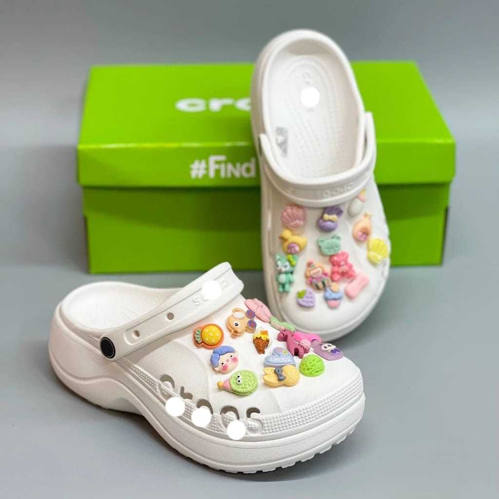 Sục Crocss Đế Cao 5cm Chữ -Tôn Dáng Và Chiều Cao -CROCS BAYA PLATFORM Tặng 10 Jibits