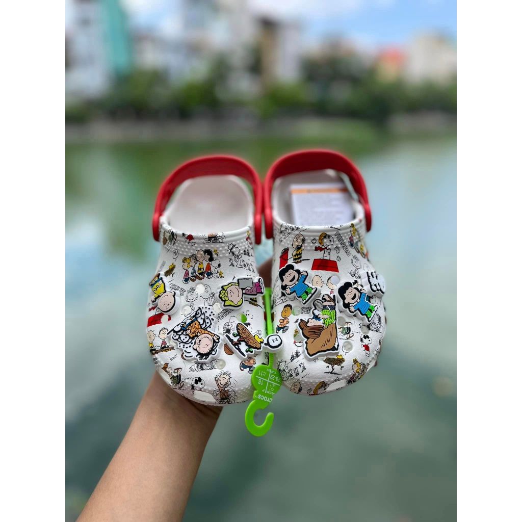Sục Crocs classic Peanuts kids - Sục Đậu Đỏ Trẻ Em -Tặng bộ jibbitz