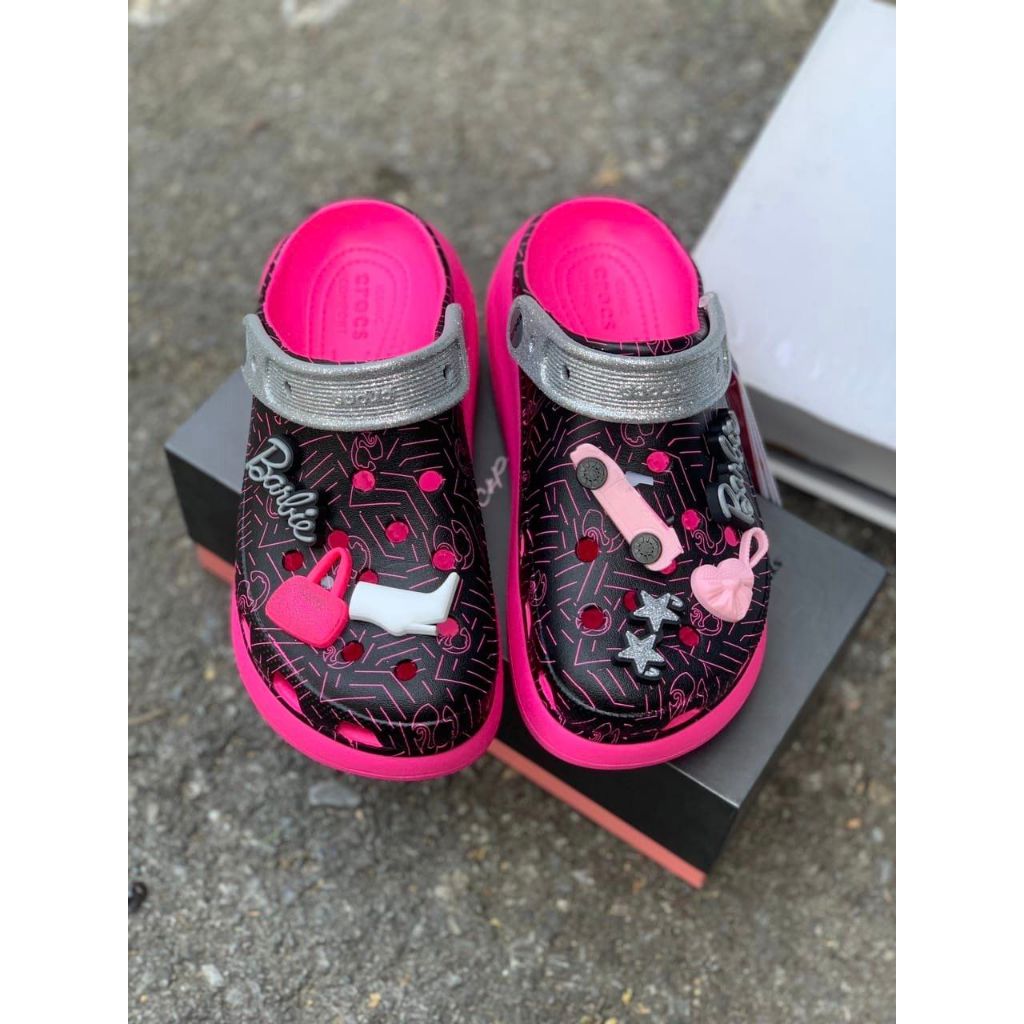 Sục Crocss Người Lớn Bánh Mỳ Barbie Girl - Tặng Bộ Jibits - Hack chiều cao