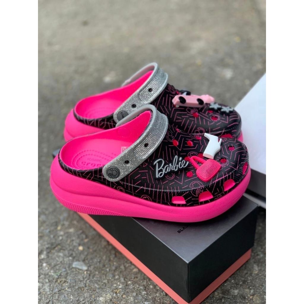 Sục Crocss Người Lớn Bánh Mỳ Barbie Girl - Tặng Bộ Jibits - Hack chiều cao