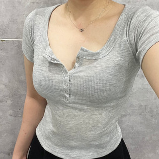 Áo Thun Form Ôm Body Cúc Bấm Tôn Dáng