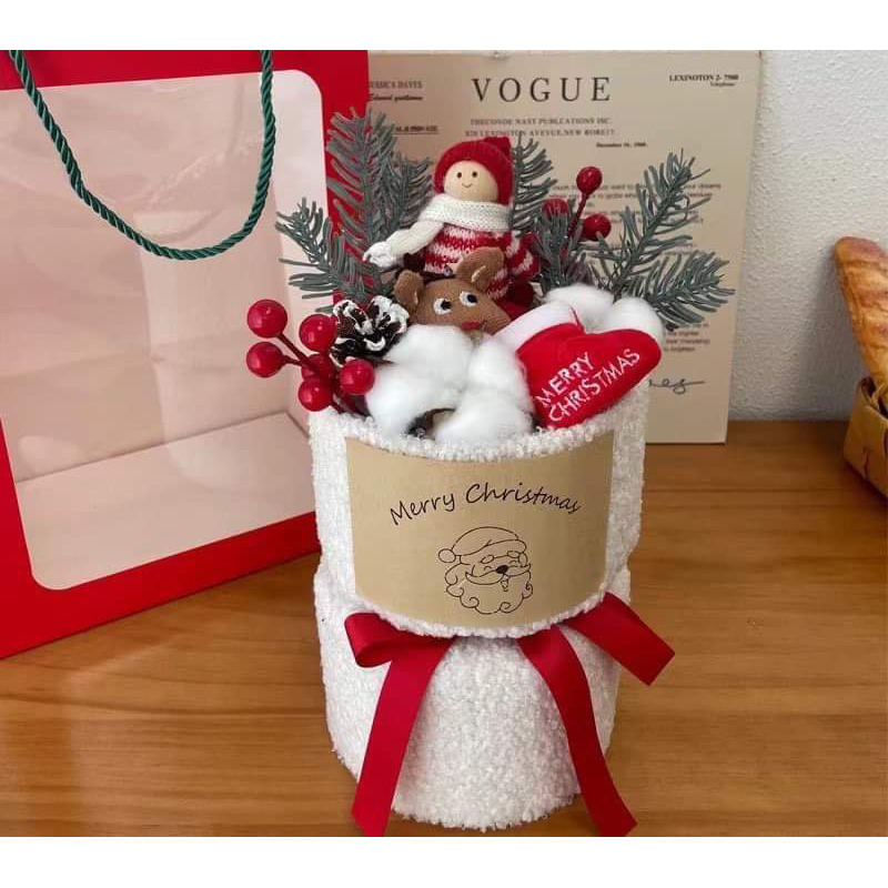 Bó hoa gấu noel tặng kèm túi ,đèn ,thiệp