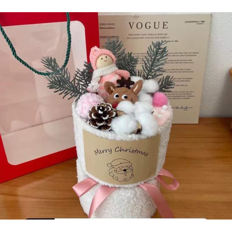 Bó hoa gấu noel tặng kèm túi ,đèn ,thiệp