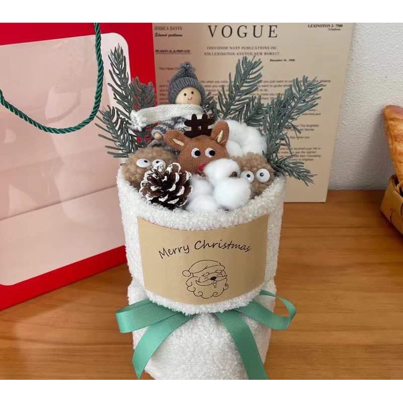 Bó hoa gấu noel tặng kèm túi ,đèn ,thiệp