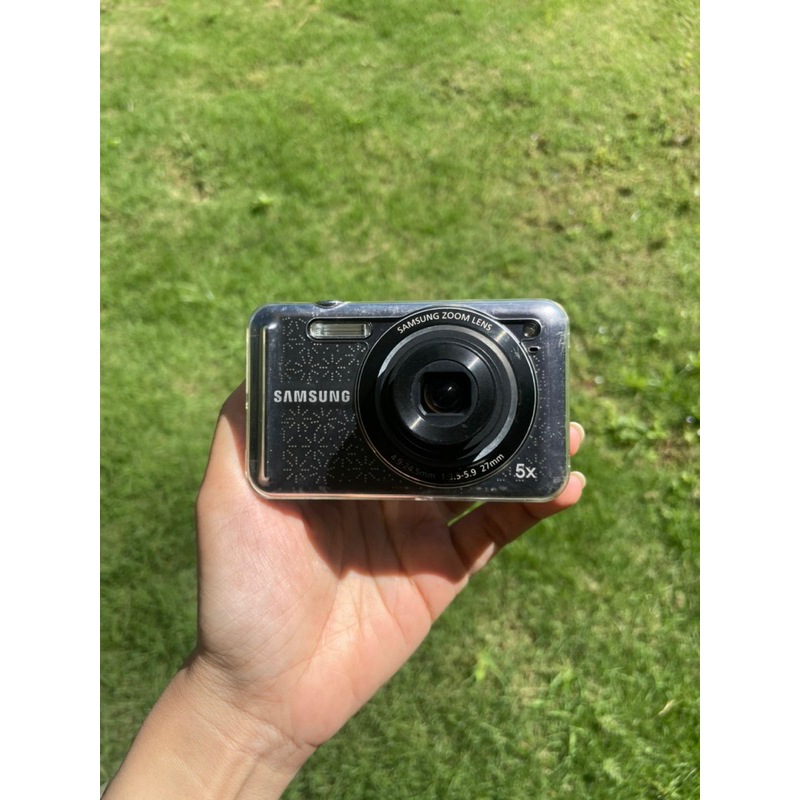 Samsung Es75- mới 99%, với thiết kế hoài cổ và khả năng tái tạo màu sắc màu film rực rỡ