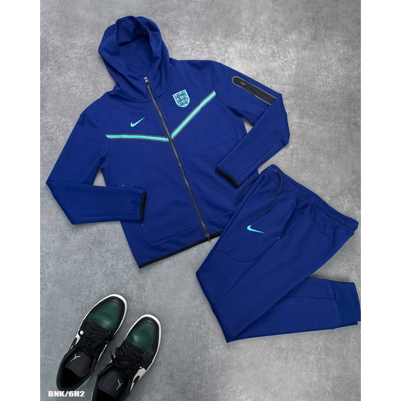 SIÊU PHẨM BỘ THỂ THAO CÓ MŨ MẪU MỚI NHẤT 2023