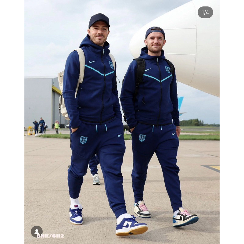 SIÊU PHẨM BỘ THỂ THAO CÓ MŨ MẪU MỚI NHẤT 2023