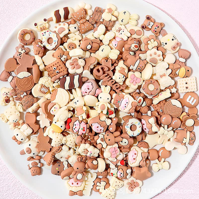 Charm tông nâu kute cho bé trai và gái đã bao gồm nút chỉ việc gắn lên sục có lỗ