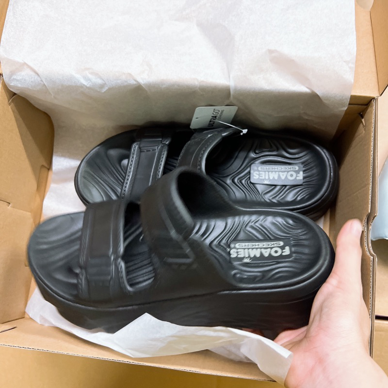 Dép quai ngang Skechers đúc nguyên khối siêu nhẹ