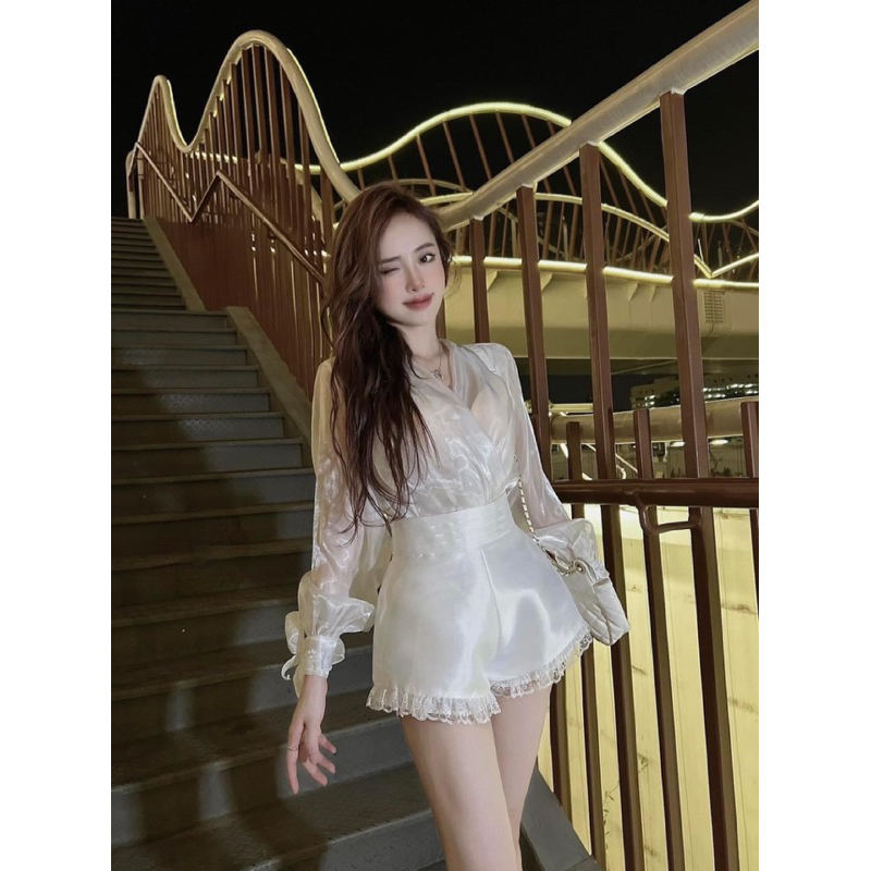 Sét áo sơ mi tơ óng mix quần tacta phối ren