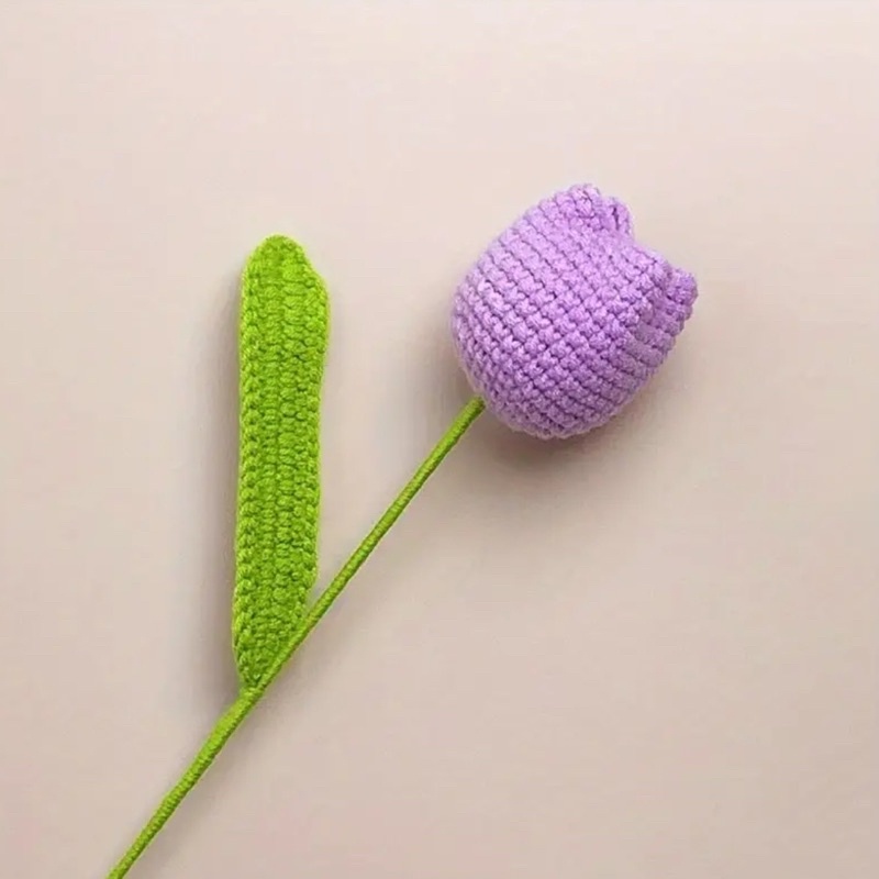 Bó hoa tuylip bằng len handmade - kèm túi xách trong suốt