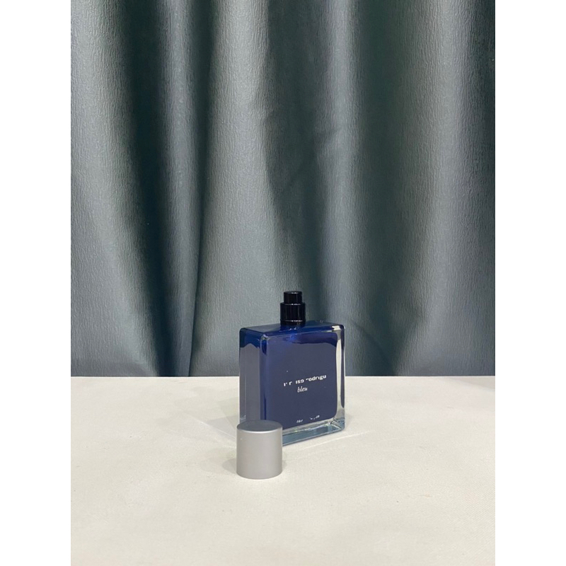 Nước hoa si hiệu NARCISORODRIGUZE 𝘣𝘭𝘦𝘶 𝘯𝘰𝘪𝘳 của Mỹ