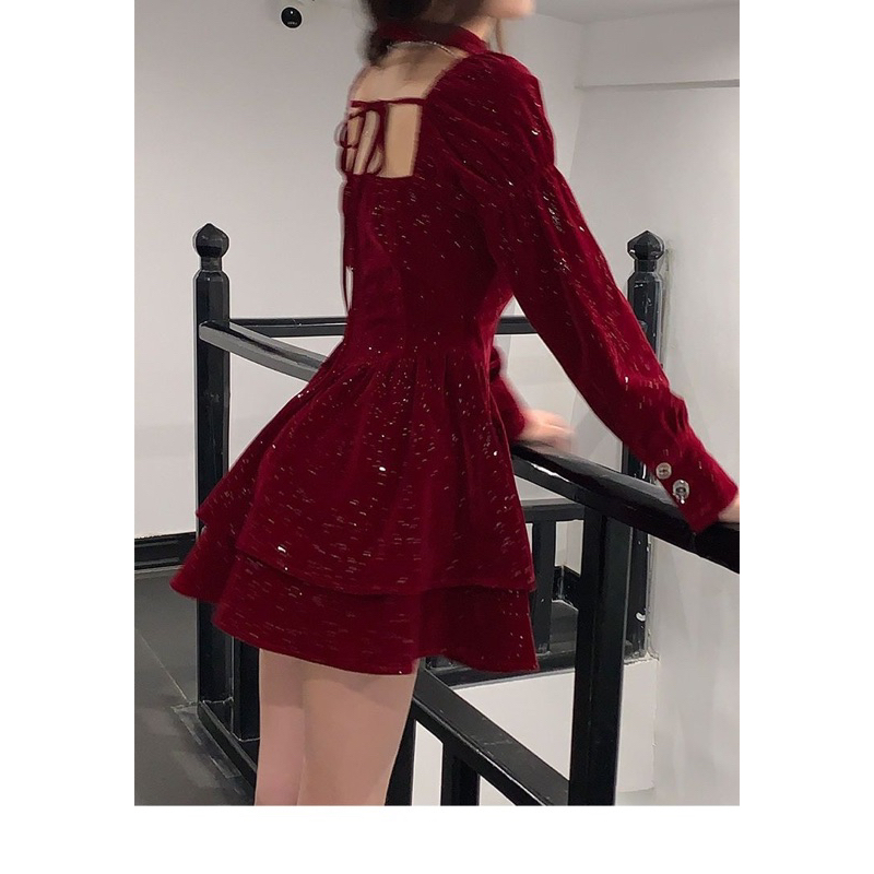 Váy nhung kim tuyến tay dài