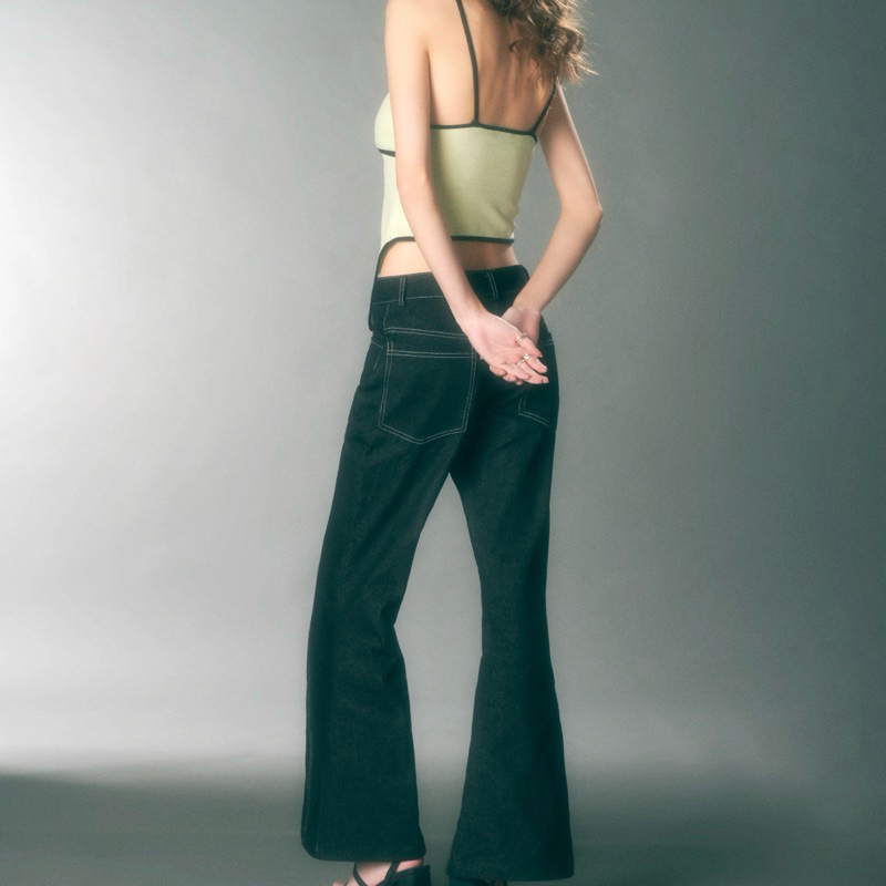 Áo dây vải thun phối viền đen INTO.EIGHT thiết kế