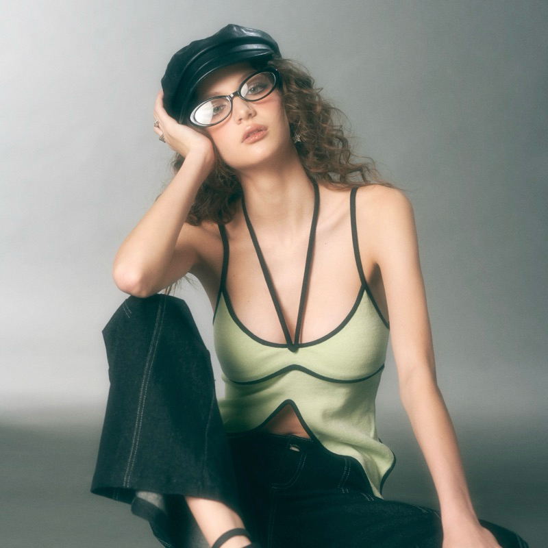 Áo dây vải thun phối viền đen INTO.EIGHT thiết kế