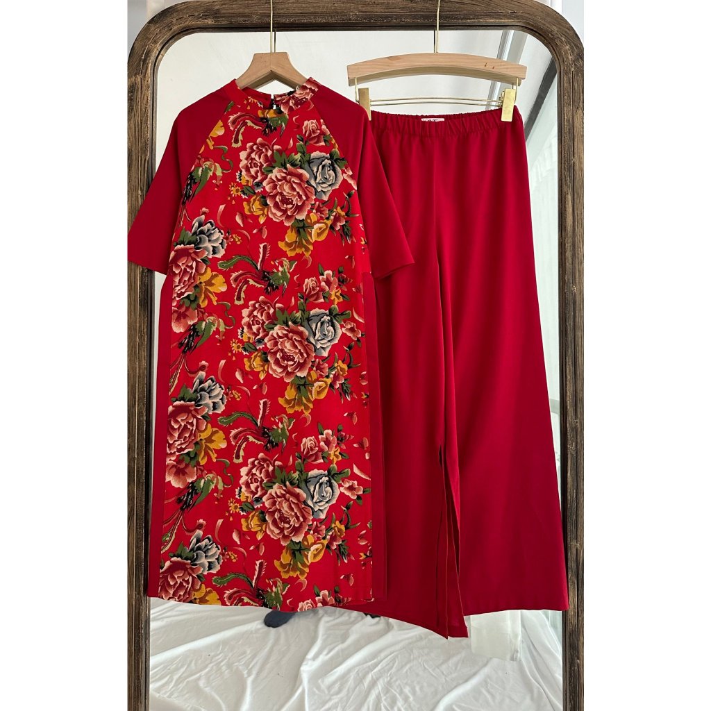 Aó dài con công họa tiết sang chảnh 3 màu vàng, đỏ và xanh.