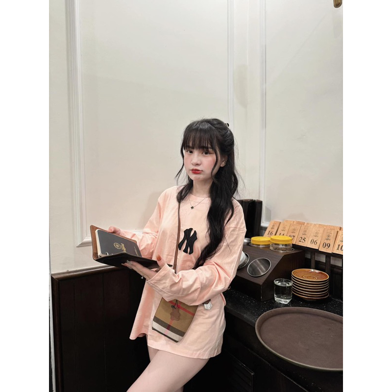 Áo thun hồng dài tay