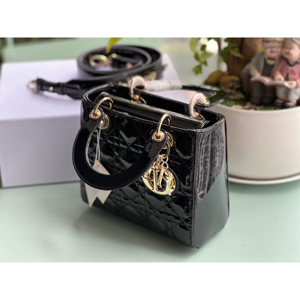 TÚI CD LADY SZ20 DA BÓNG