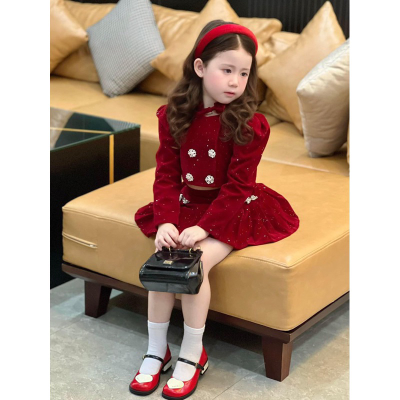 Set ao kem chân váy sang chảnh cho bé