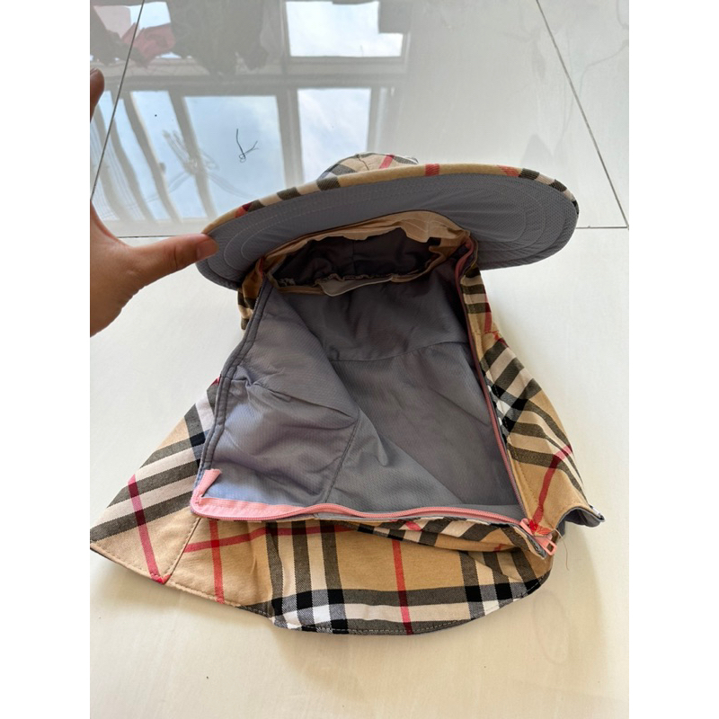 Khẩu trang nón vành dây kéo 1 bên màu ngẫu nhiên hoặc lựa chọn màu thì inbox