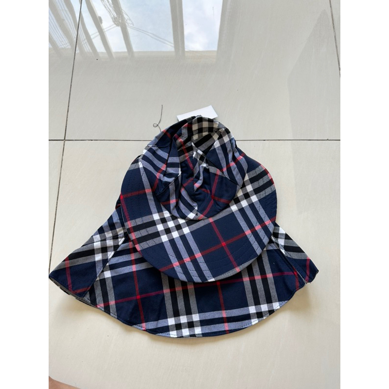 Khẩu trang nón vành dây kéo 1 bên màu ngẫu nhiên hoặc lựa chọn màu thì inbox