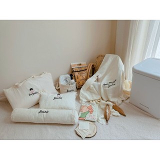 Set chăn gối quilting thêu tên cho bé mang đi học