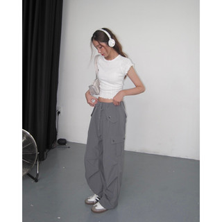 JANET STUDIO • Áo thun tay con trắng