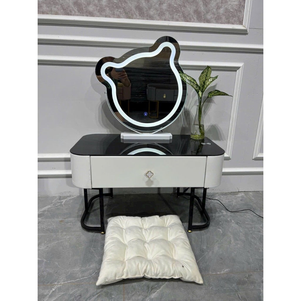 Bàn Trang Điểm Bệt, Có Loa bluetooth, gương đèn led hàng nhập khẩu