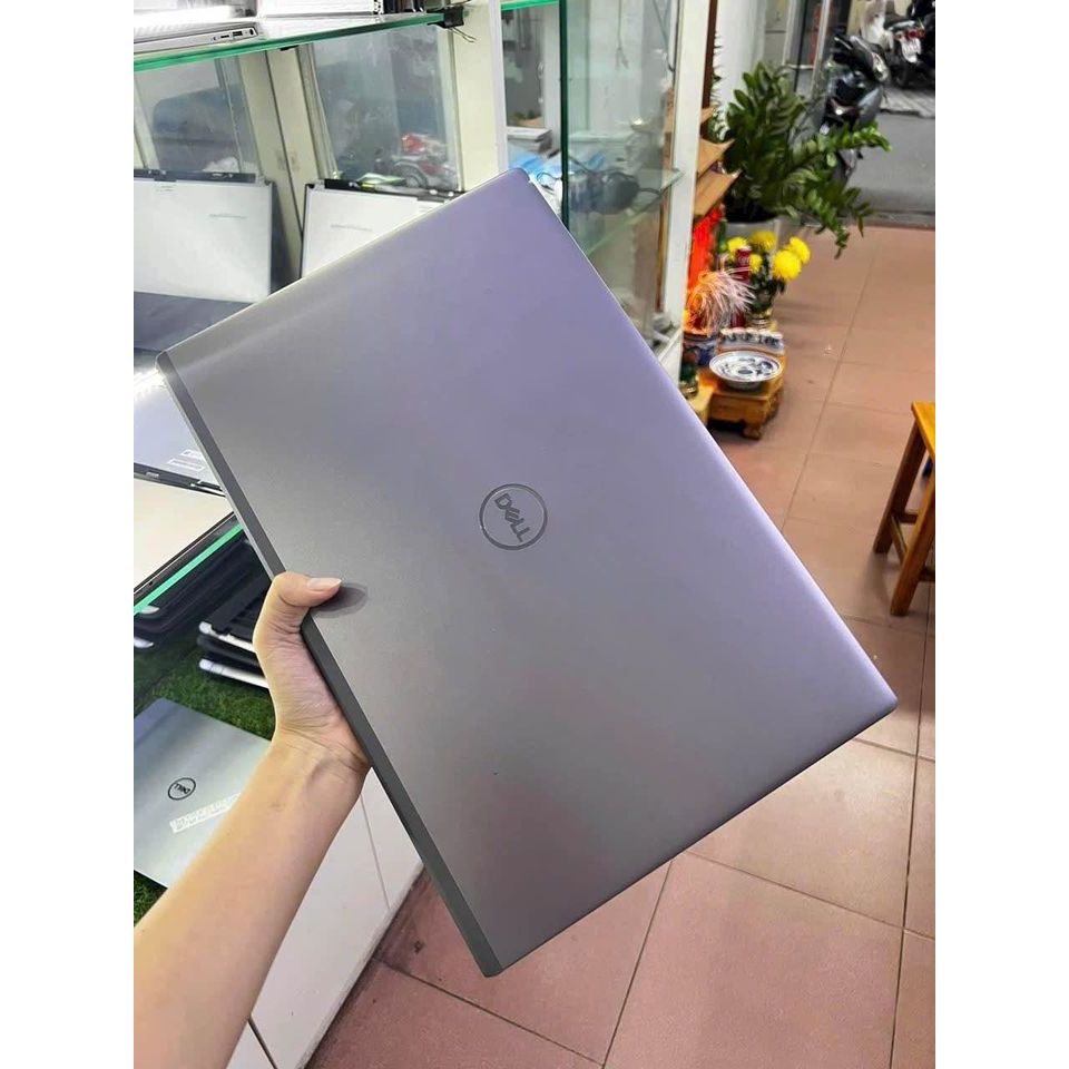 Dell Vostro 5502  Core i5 1165g7 / Ram 16G / Ssd 512G / 15,6"