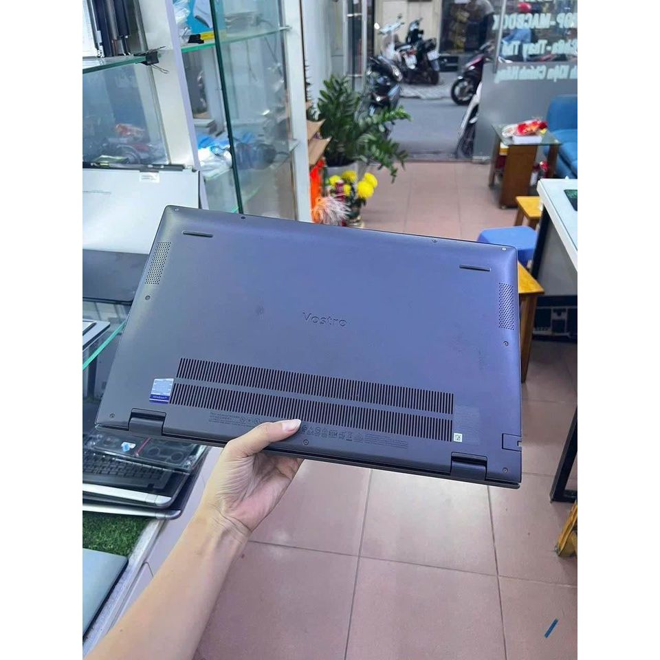 Dell Vostro 5502  Core i5 1165g7 / Ram 16G / Ssd 512G / 15,6"