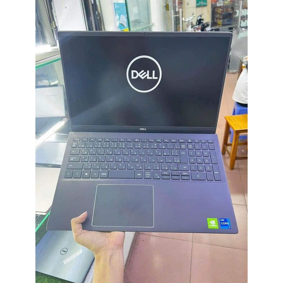Dell Vostro 5502  Core i5 1165g7 / Ram 16G / Ssd 512G / 15,6"