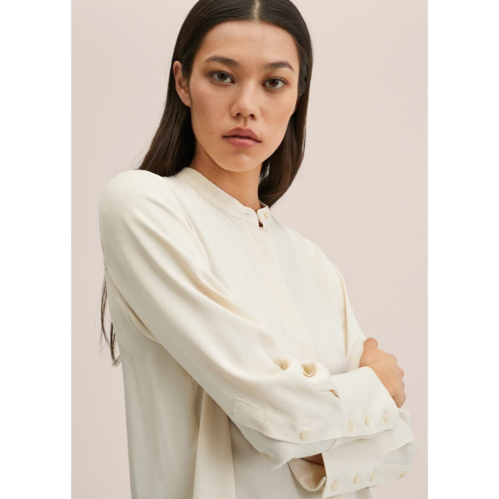 Sơ mi lụa MNG màu be sang chảnh xuất dư xịn