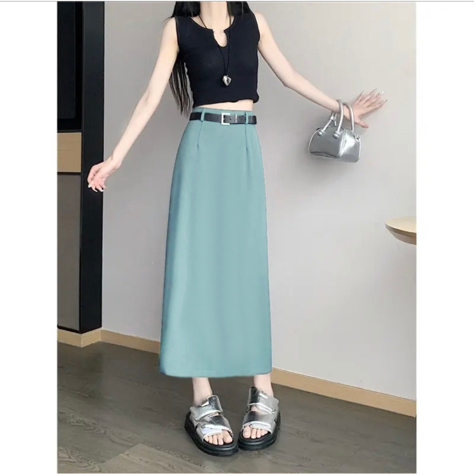 Chân váy A, chất chéo hàn dầy dặn, không bai không xù không nhăn, kèm thắt lưng da thời trang