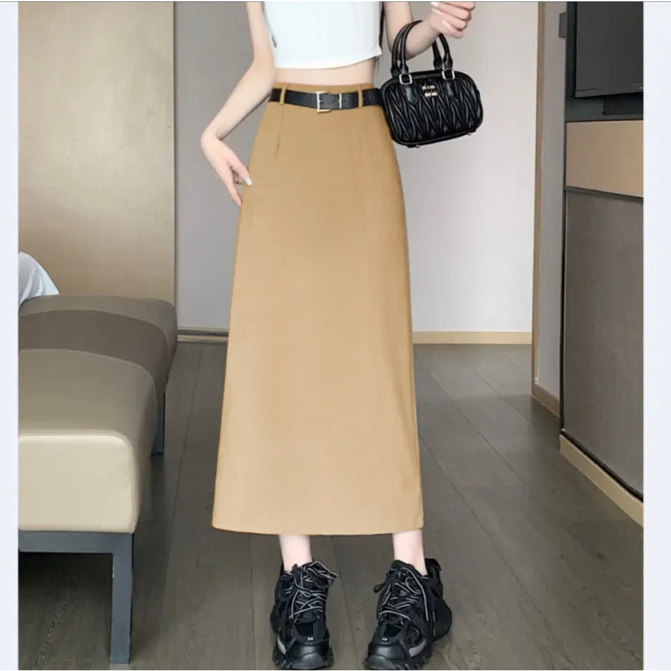 Chân váy A, chất chéo hàn dầy dặn, không bai không xù không nhăn, kèm thắt lưng da thời trang