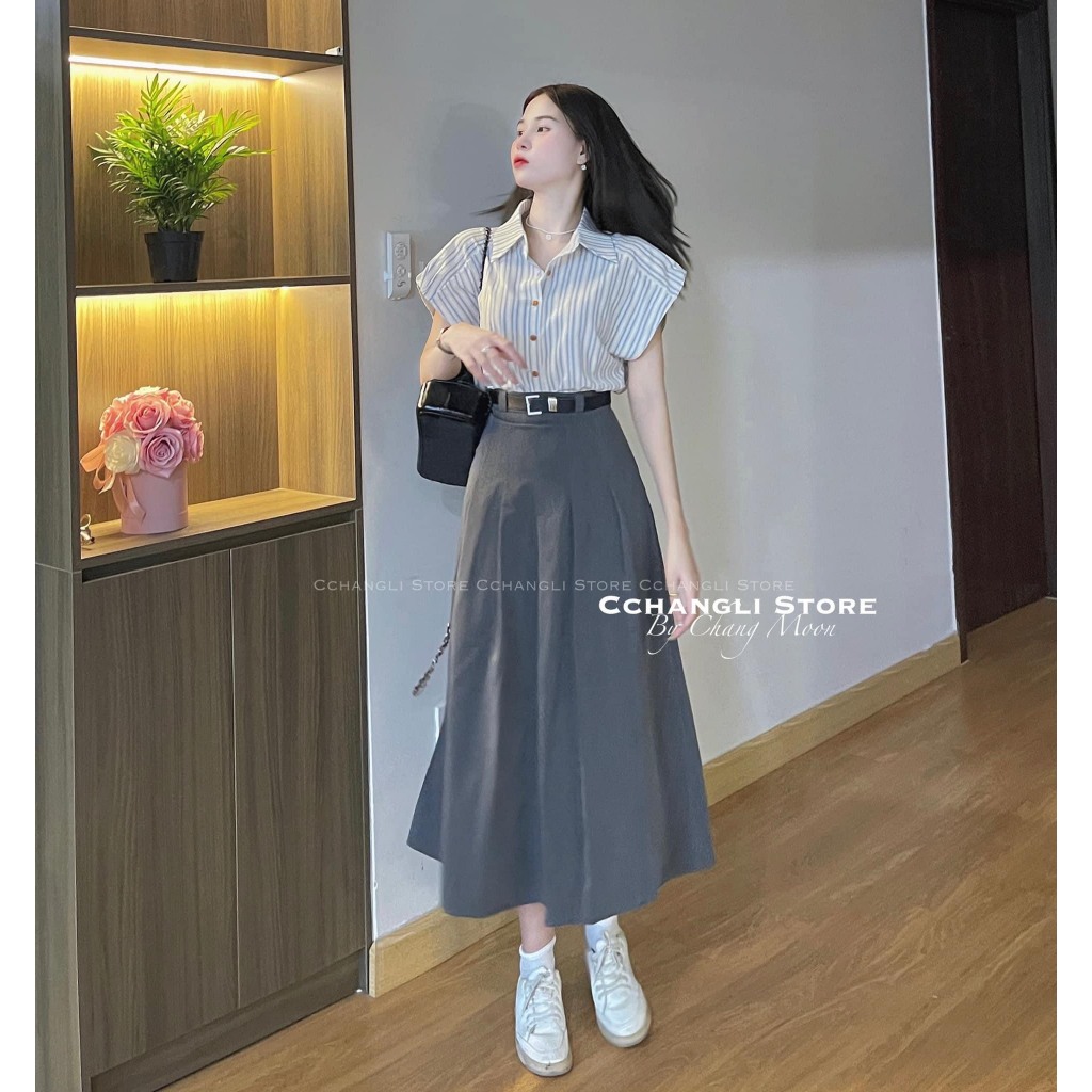 Set bộ đồ nữ áo sơ mi cánh dơi sọc đính nút mix chân váy xếp ly xòe dáng dài kèm dây đai với tone màu nhã nhặn