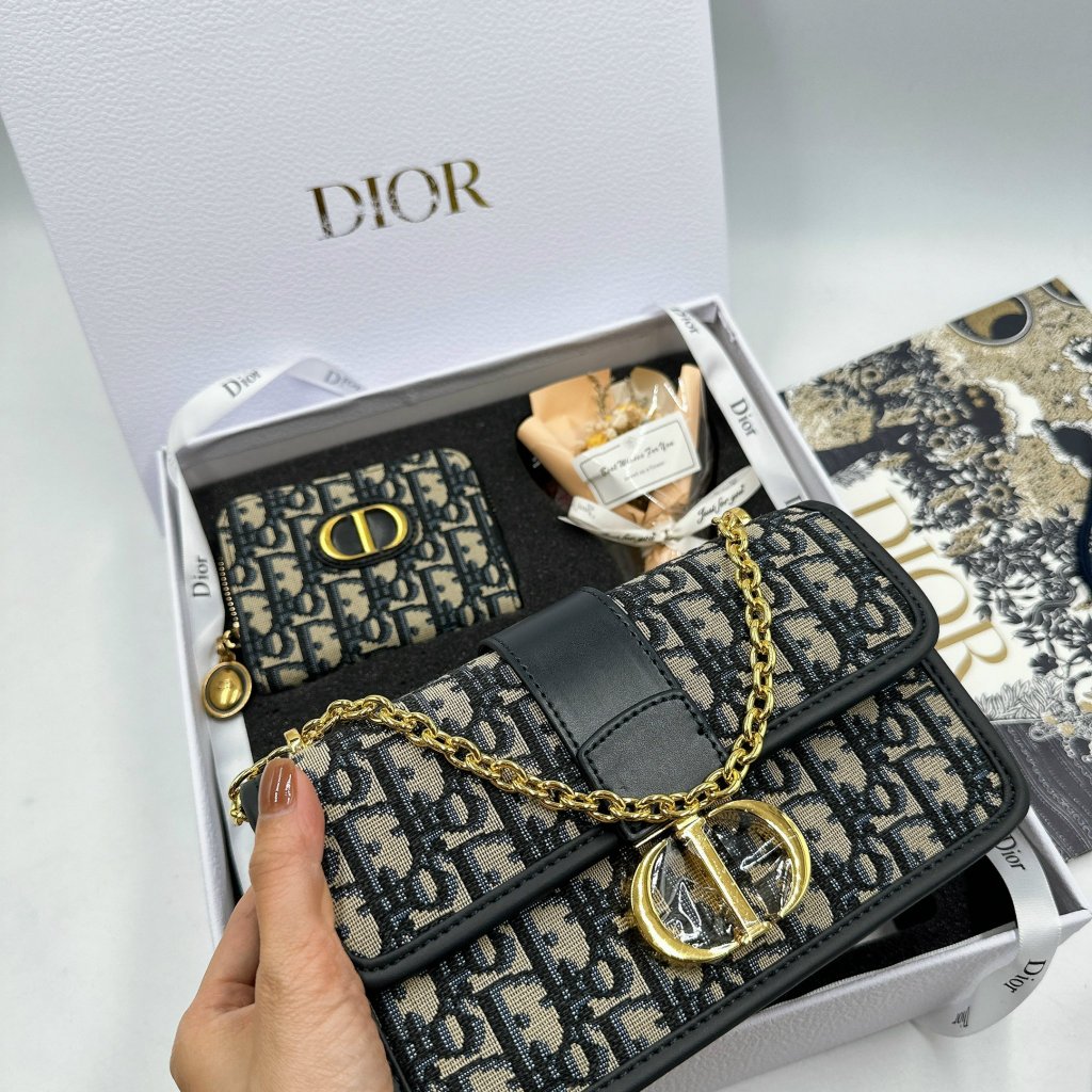 Set túi xách Di.o Size 21cm dùng làm quà tặng