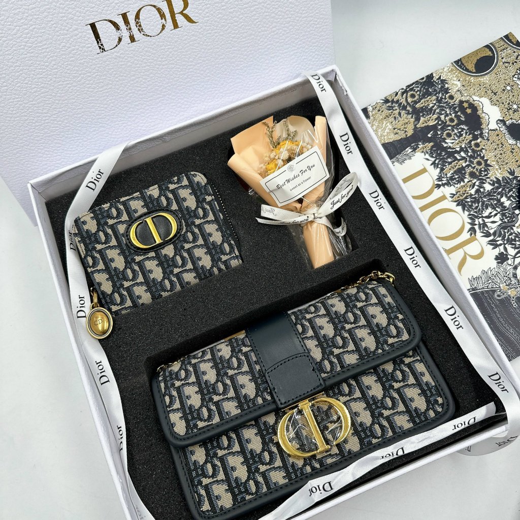 Set túi xách Di.o Size 21cm dùng làm quà tặng