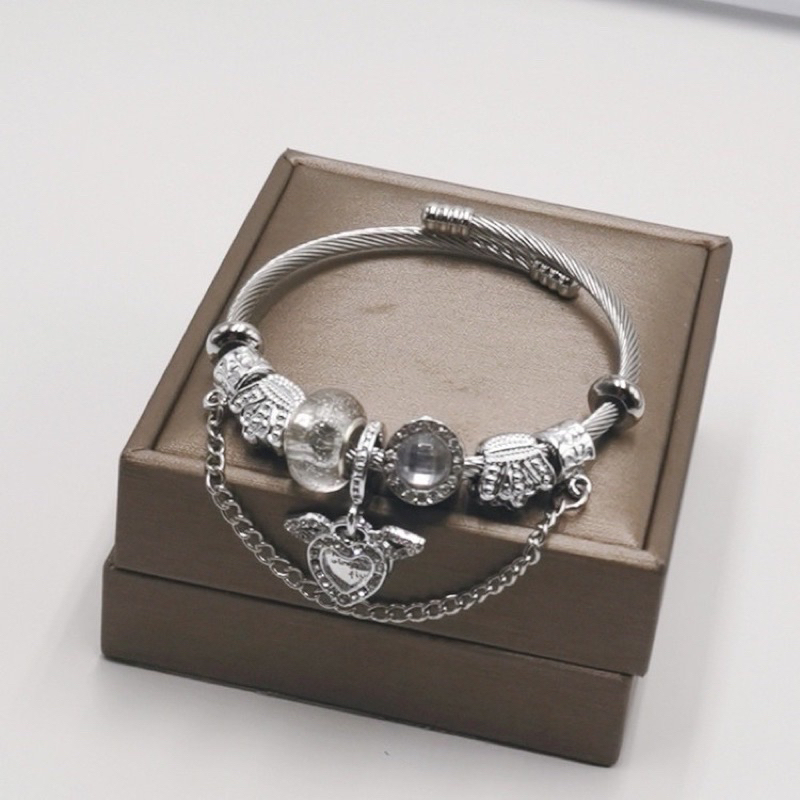 VÒNG CHARM KÈM XÍCH TIM ĐÁ FULL BOX