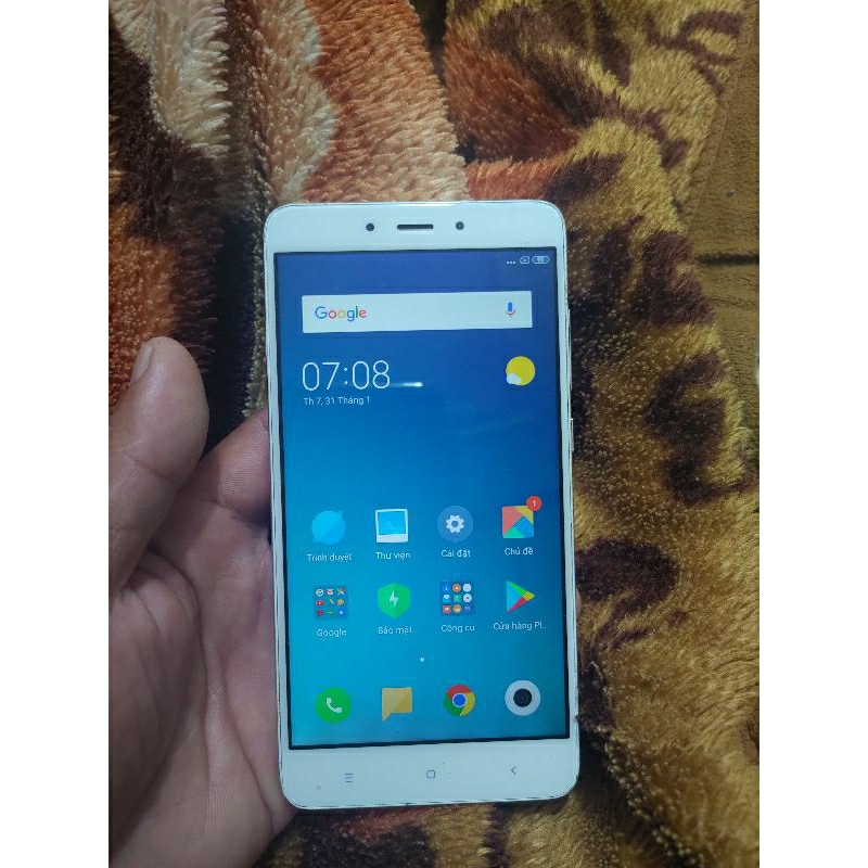 Điện thoại Xiaomi Redmi note 4 hình thức như ảnh và video không lỗi lầm gì pin vừa mới thay bản ram3/32
