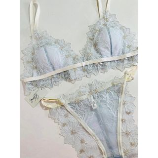 Vải lưới thêu, ren trang trí (1m)