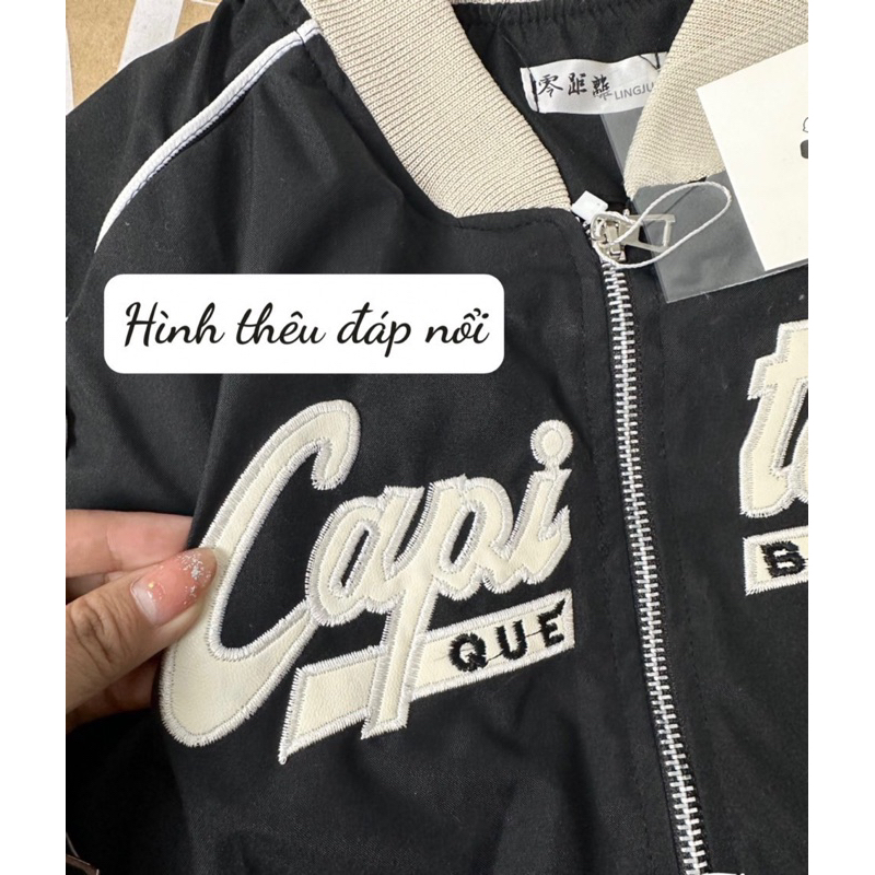 Áo khoác gió bomber 2 lớp chữ thêu đáp nổi phối màu đen be cho bé