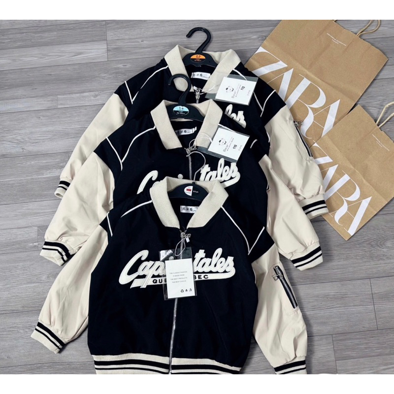 Áo khoác gió bomber 2 lớp chữ thêu đáp nổi phối màu đen be cho bé