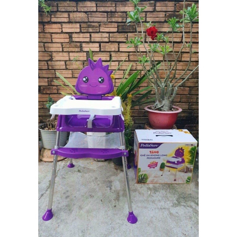 Ghế ăn dặm chắc chắn siêu dễ thương cho bé