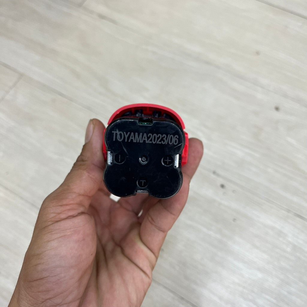 PIN TOYAMA 16.8V - 1.5A  chân pin phổ thông - TYM MÁY PIN