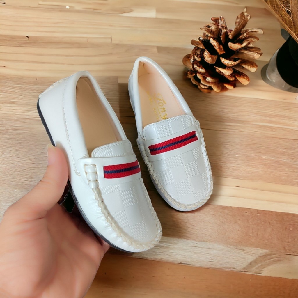 GIÀY LƯỜI BABY NAM HAI MÀU ĐEN TRẮNG
