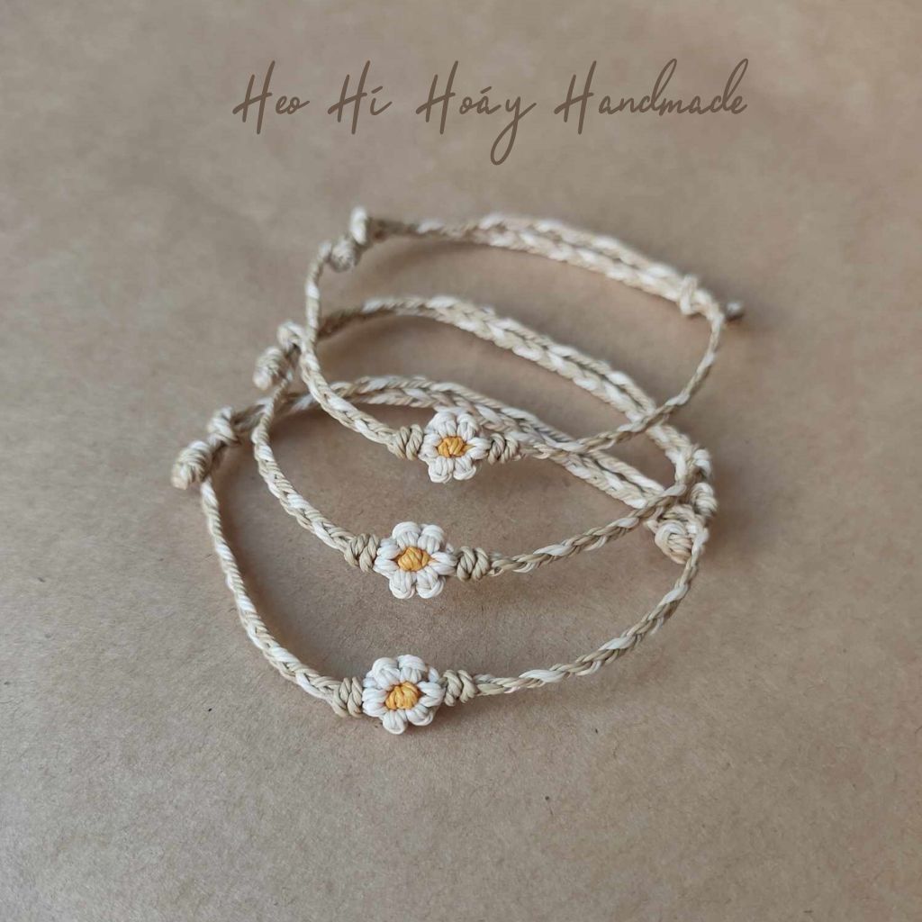 Vòng tay handmade đan hoa cúc daisy  by Heo Hí Hoáy