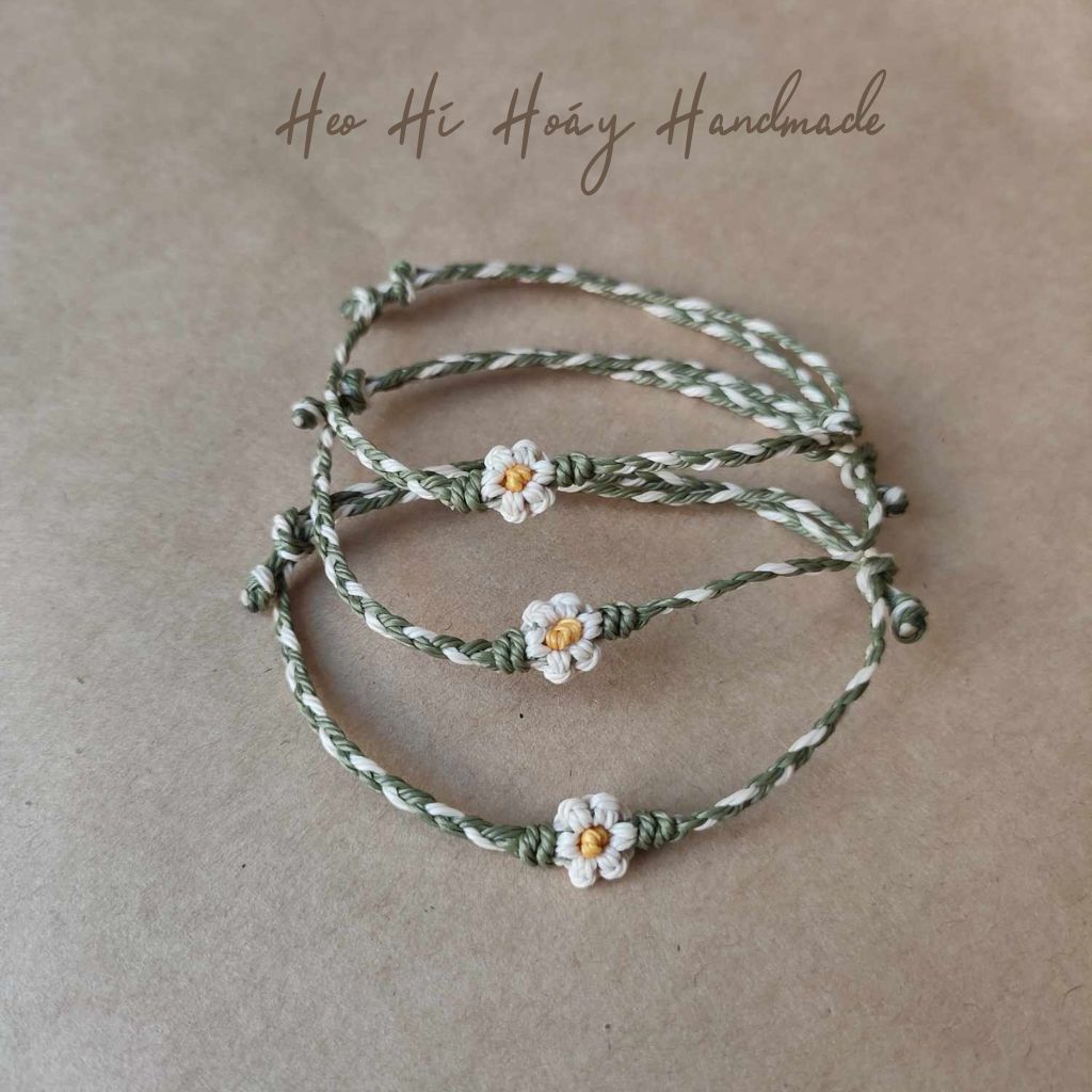 Vòng tay handmade đan hoa cúc daisy  by Heo Hí Hoáy