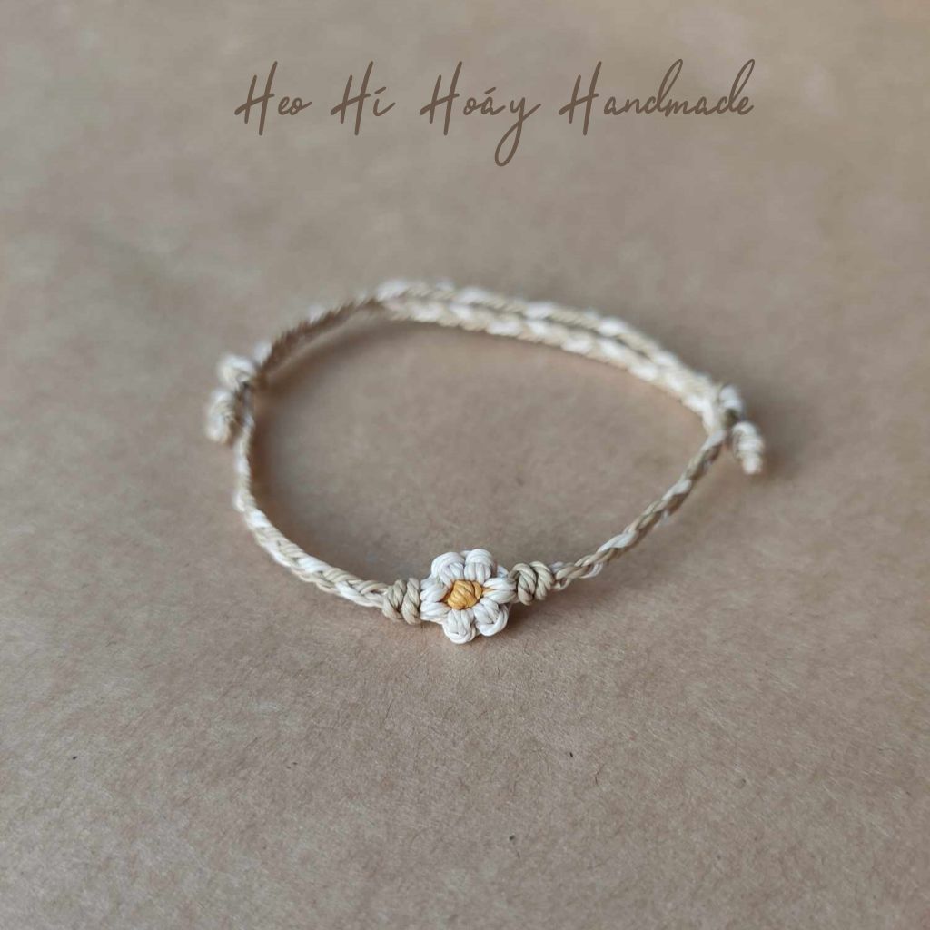 Vòng tay handmade đan hoa cúc daisy  by Heo Hí Hoáy