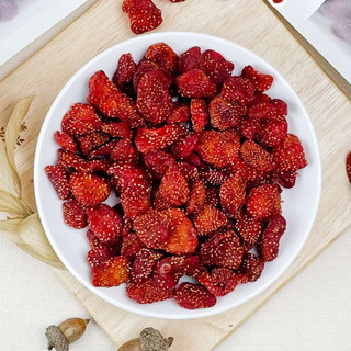 Dâu tây sấy dẻo đà lạt chua ngọt cực ngon